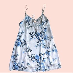 URBAN OUTFITTERS BEAUTIFUL DRESS!!